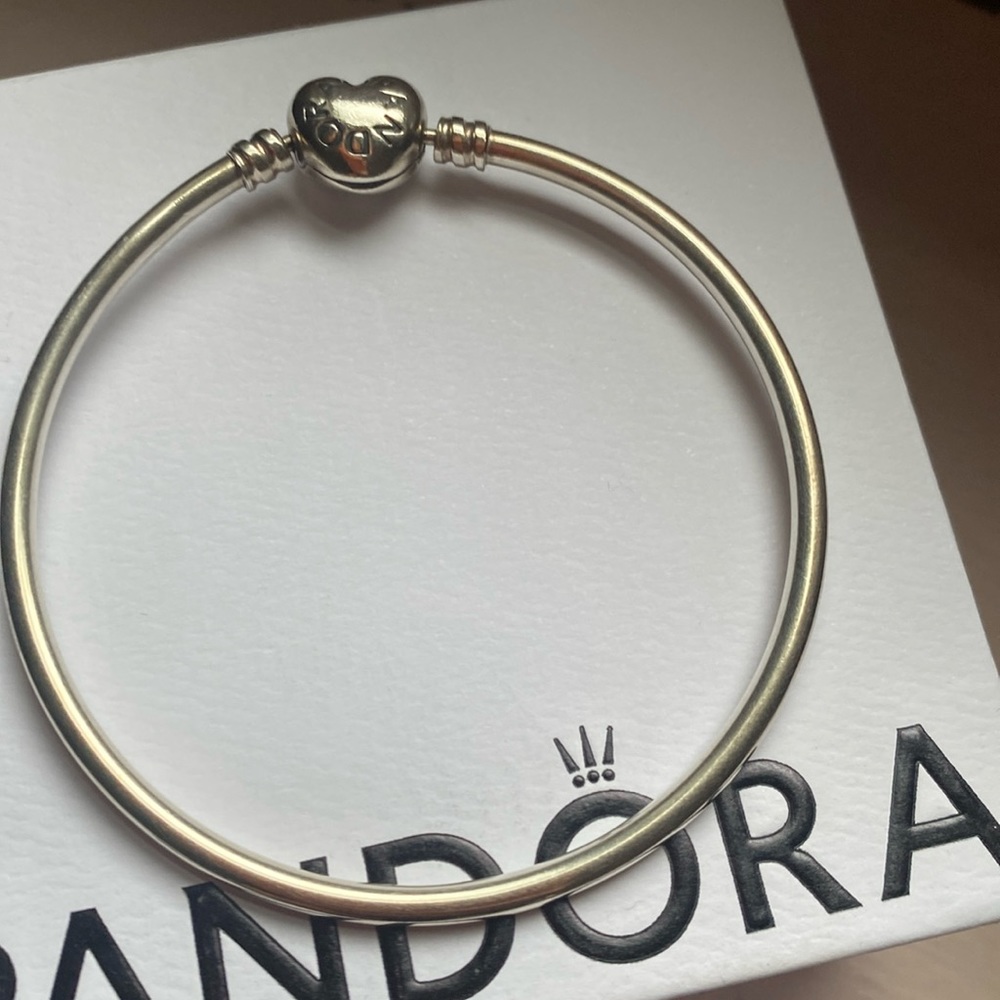 Pandora moments heart bangle